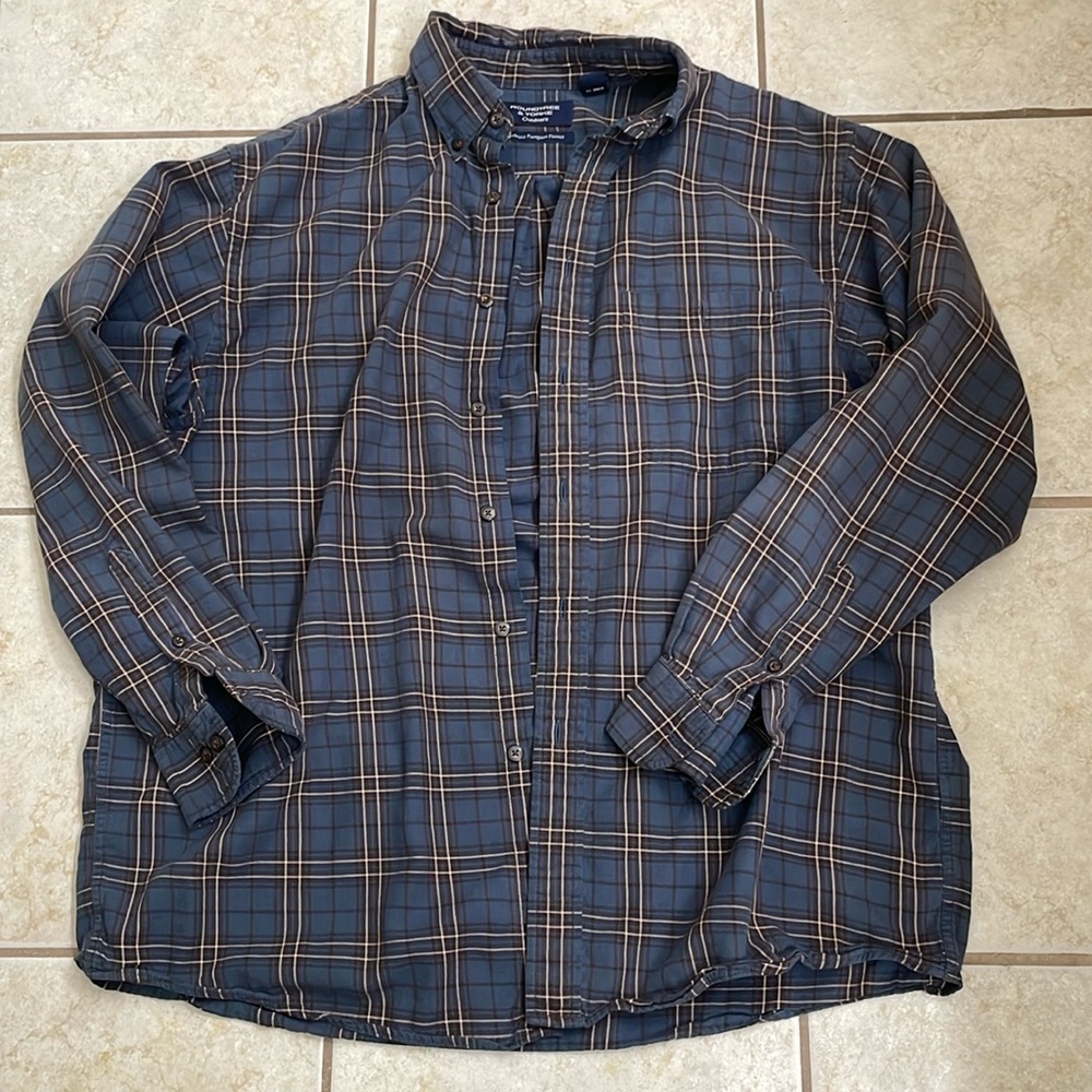 Roundtree & Yorke Outdoors Authentic Portuguese Flannel - EUC!